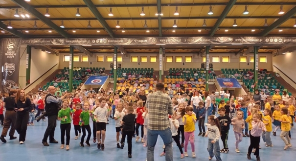 7f16db40-73c3-41a3-b8a5-54d68b8dd18b